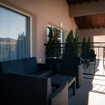 Royal View *