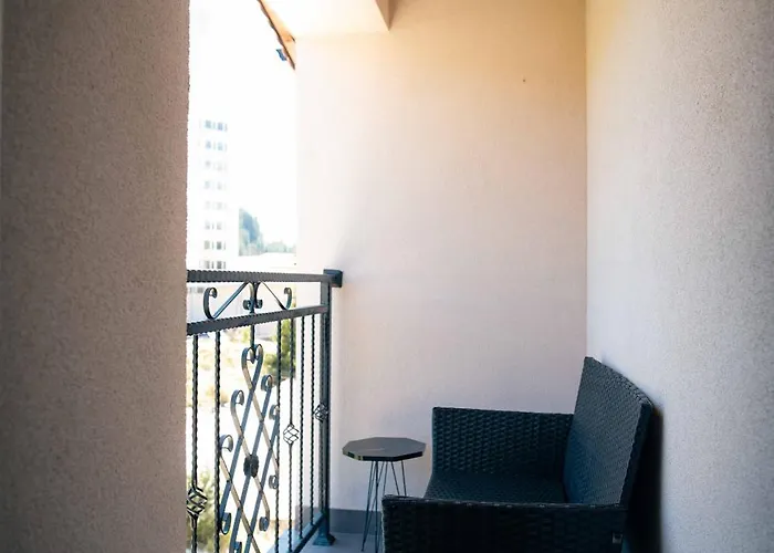 Royal View Guest house *