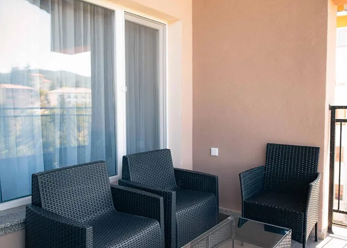 Royal View Guest house *